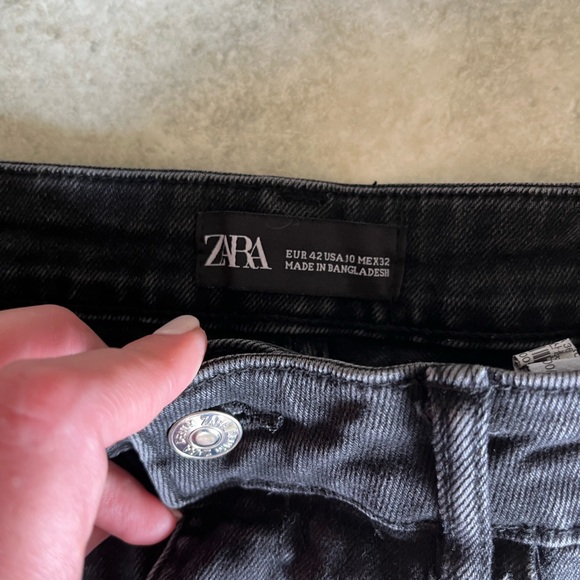 Zara Black Denim Shorts - Picture 2 of 3